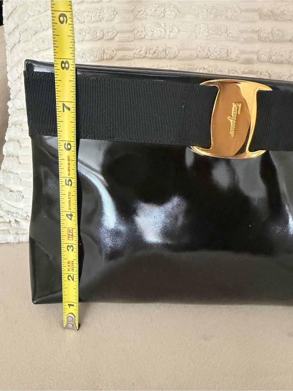 Authentic Salvatore Ferragamo Black Patent Vara Bow Wristlet Clutch GUC - Picture 5 of 14